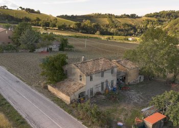 Casa all\'aperto - Rustico via fondiglie
 
56, Rosora - foto 1