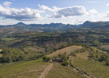 Vista delle montagne - Rustico via fondiglie
 
56, Rosora - foto 11