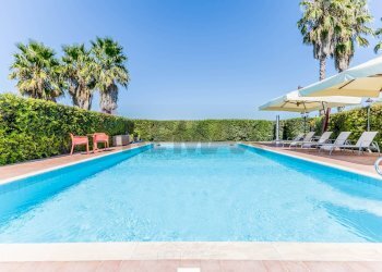 Piscina - Agriturismo STRADA PROVINCIALE RIMININO KM 4, 200
 
108, Canino - foto 13