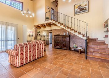 Scale - Agriturismo STRADA PROVINCIALE RIMININO KM 4, 200
 
108, Canino - foto 47