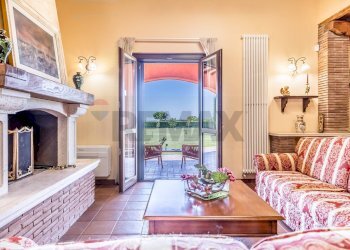 Soggiorno - Agriturismo STRADA PROVINCIALE RIMININO KM 4, 200
 
108, Canino - foto 53