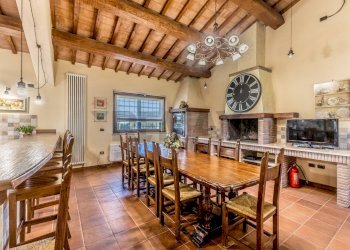 Sala da pranzo - Agriturismo STRADA PROVINCIALE RIMININO KM 4, 200
 
108, Canino - foto 64