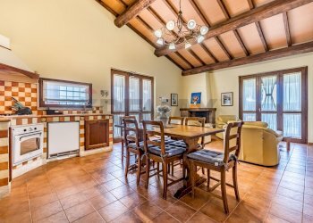 Sala da pranzo - Villa STRADA PROVINCIALE RIMININO KM 4, 200
 
108, Canino - foto 31