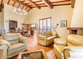 Sala da pranzo - Villa STRADA PROVINCIALE RIMININO KM 4, 200
 
108, Canino - foto 34