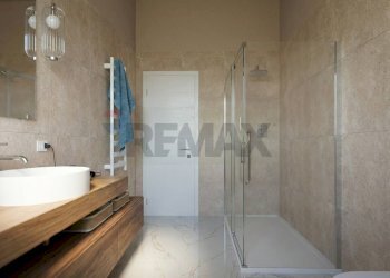 Bagno - Bilocale vias sant'ambrogio
 
36, Triuggio - foto 9