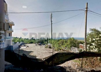 Edificio all\'aperto - Terreno edificabile via gallinaro
sn, Aci Castello - foto 3