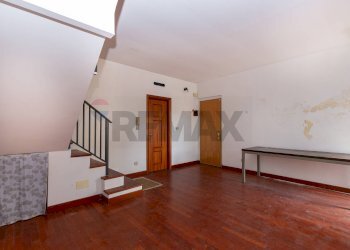 Stanza vuota - Trilocale Via Santa Maria Della Catena
 
112, Catania - foto 1