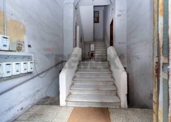 Ricezione / Lobby - Trilocale Via Santa Maria Della Catena
 
112, Catania - foto 16