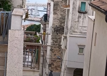 Edificio all\'aperto - Casa indipendente Largo Magenta
 
2/B, Rodi Garganico - foto 2