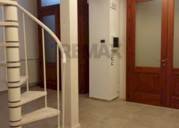 Hall / corridoio - Four-room apartment Via Roma
 
157, L'Aquila - photo 6