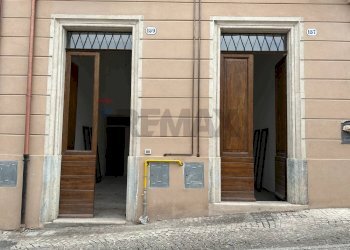Edificio all\'aperto - Four-room apartment Via Roma
 
157, L'Aquila - photo 2