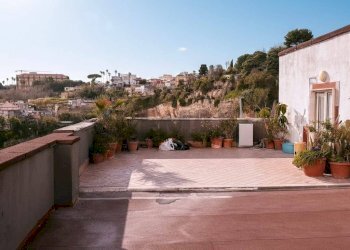 Terrazza - Attico Salita della Riccia
 
2, Napoli - foto 13