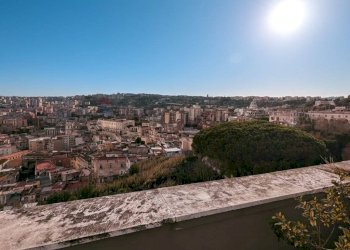 Edificio all\'aperto - Attico Salita della Riccia
 
2, Napoli - foto 15
