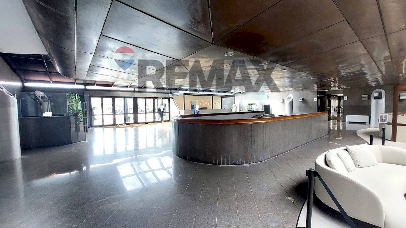 Ricezione / Lobby - Office CENTRO DIREZIONALE IS.G3
 
4, Napoli - photo 2