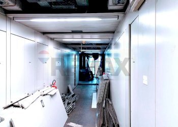 Hall / corridoio - Ufficio CENTRO DIREZIONALE IS.G3
 
4, Napoli - foto 4