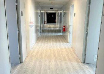 Hall / corridoio - Ufficio Centro Direzionale Is.G3
 
4, Napoli - foto 3