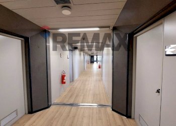 Hall / corridoio - Ufficio Centro Direzionale Is.G3
 
4, Napoli - foto 9