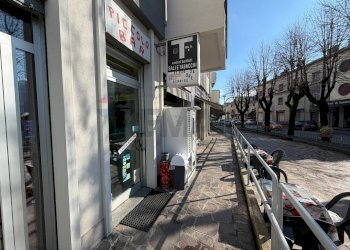 Balcone - Attività Commerciale Mazzini
32, Cisano Bergamasco - foto 14