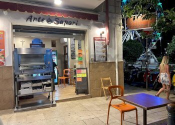 Cucina - Locale Commerciale Viale XXIV Maggio
 
53, Vieste - foto 2