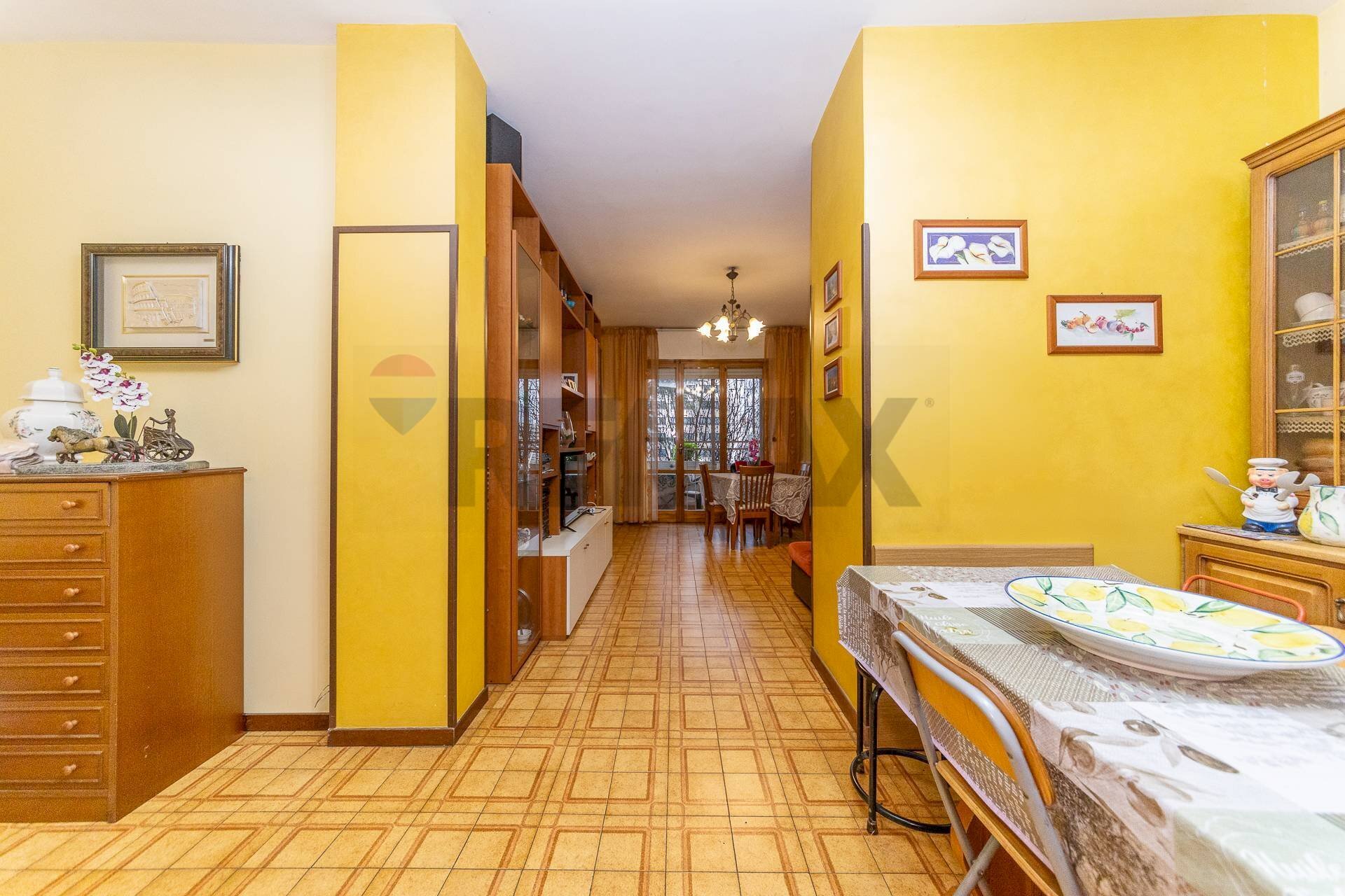 Hall / corridoio - Two-room apartment Viale Bruno Rizzieri
 
200, Roma - photo 3