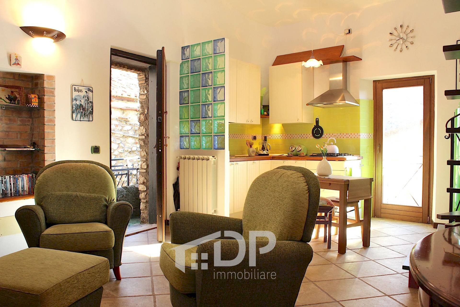 Foto 1 - Trilocale Via dell'Orologio
 
12, Moricone - foto 1