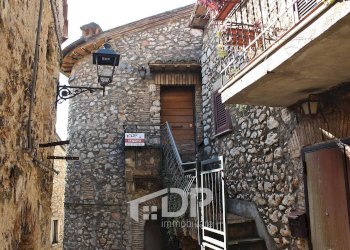 Foto 3 - Trilocale Via dell'Orologio
 
12, Moricone - foto 3