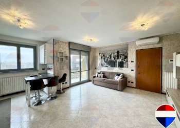 Sala da pranzo - Bilocale Via Dante Chiasserini
 
30, Milano - foto 4