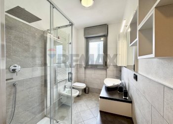 Bagno - Bilocale Via Dante Chiasserini
 
30, Milano - foto 8