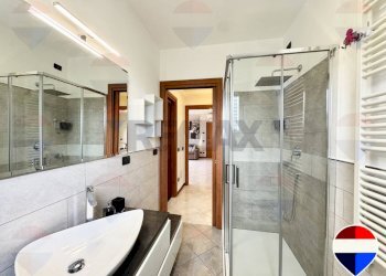 Bagno - Bilocale Via Dante Chiasserini
 
30, Milano - foto 9