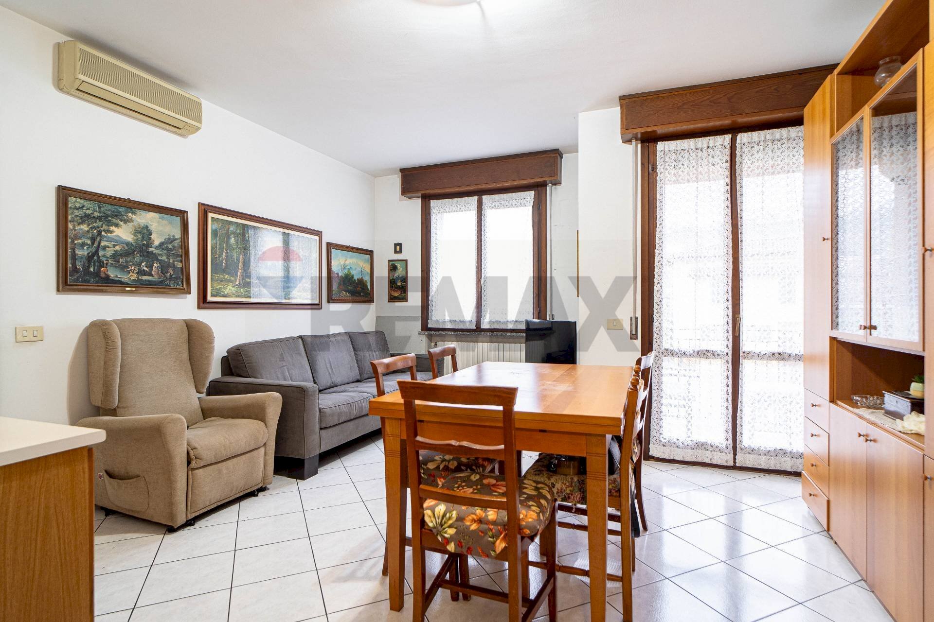 Sala da pranzo - Quadrilocale Via Battilocchi
 
9, Collecchio - foto 2