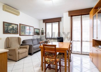 Sala da pranzo - Quadrilocale Via Battilocchi
 
9, Collecchio - foto 2