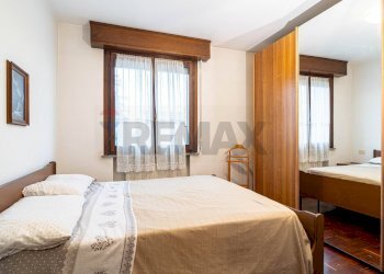 Camera / camera da letto - Quadrilocale Via Battilocchi
 
9, Collecchio - foto 4