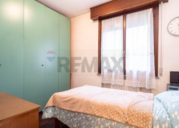 Camera / camera da letto - Quadrilocale Via Battilocchi
 
9, Collecchio - foto 5