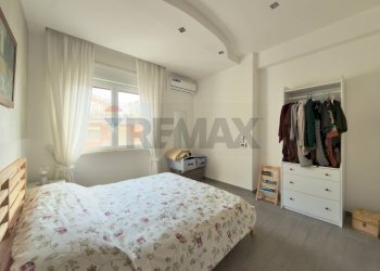 Camera / camera da letto - Appartamento Corso Amedeo di Savoia
 
210, Napoli - foto 10