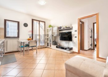 Sala da pranzo - Bilocale via Puccini
 
64, Cornate d'Adda - foto 9