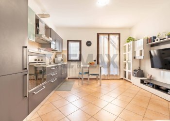 Cucina - Bilocale via Puccini
 
64, Cornate d'Adda - foto 12