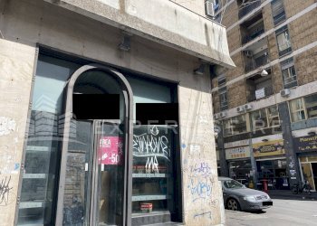 Foto 1 - Commercial Premises Via Teocrito
 
1, Catania - photo 1