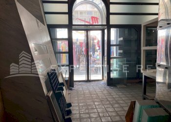 Foto 6 - Commercial Premises Via Teocrito
 
1, Catania - photo 6