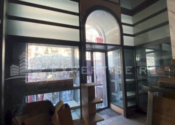 Foto 7 - Commercial Premises Via Teocrito
 
1, Catania - photo 7