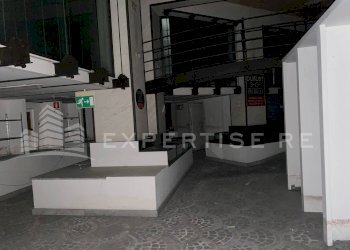 Foto 15 - Commercial Premises Via Teocrito
 
1, Catania - photo 15