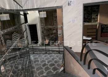 Foto 17 - Commercial Premises Via Teocrito
 
1, Catania - photo 17