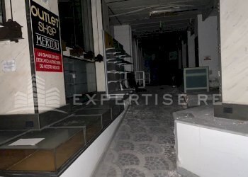 Foto 18 - Commercial Premises Via Teocrito
 
1, Catania - photo 18