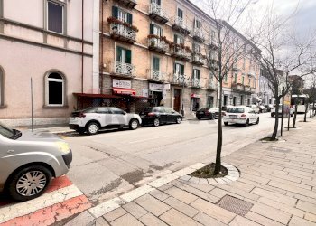 Edificio all\'aperto - Locale Commerciale Via Ugo Petrella
 
2, Campobasso - foto 13