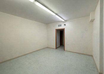 Foto 2 - Locale Commerciale Viale Belforte
 
178, Varese - foto 2