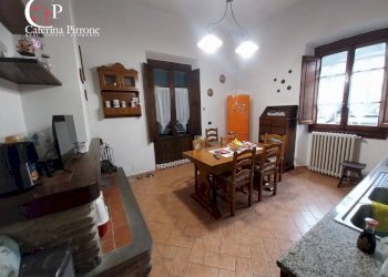 Foto 3 - Quadrilocale piazza Stazione
 
10, Dicomano - foto 3