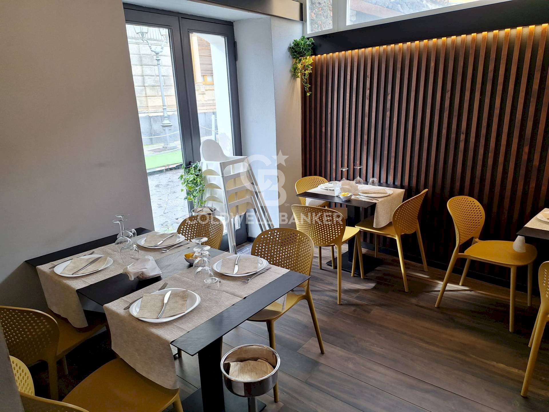 Foto 3 - Attività Commerciale Via Savoia
 
33/35, Aci Castello - foto 3