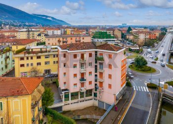 Edificio all\'aperto - Quadrilocale Via Daniele Comboni
 
24, Brescia - foto 2