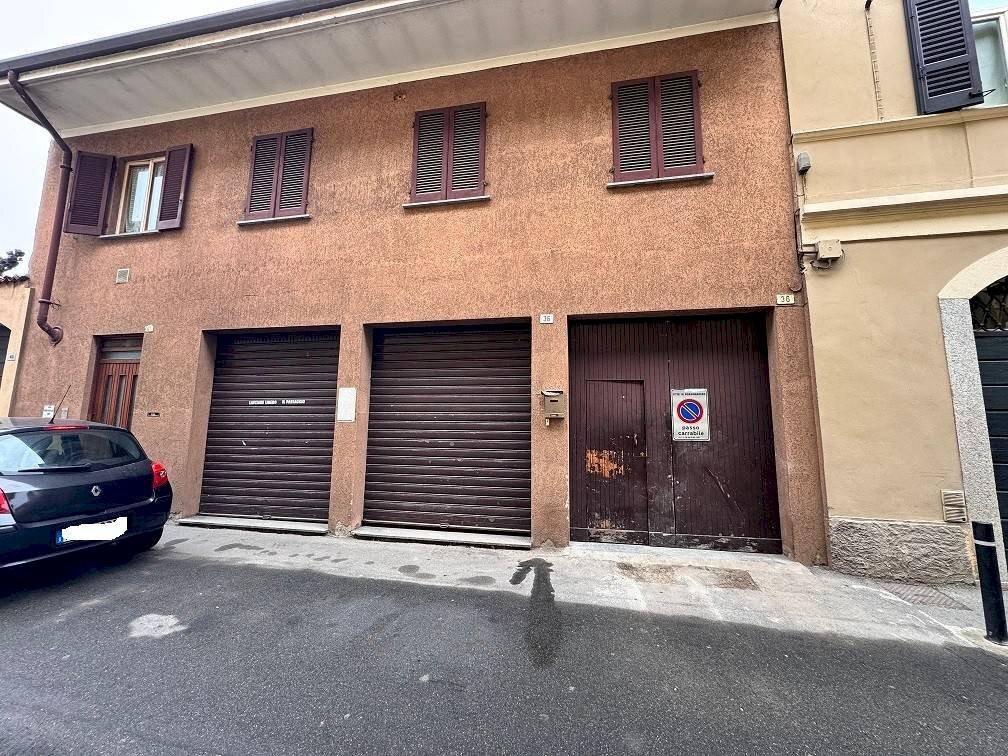 Facciata - Stabile - Palazzo viale Don Giovanni Minzoni, Borgomanero - foto 2