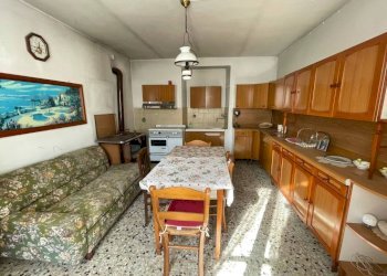 Cucina - Casa indipendente via Soldati Dispersi in Russia, Gremiasco - foto 5