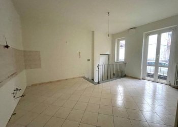 Soggiorno - Appartamento corso Don Luigi Orione, Tortona - foto 1